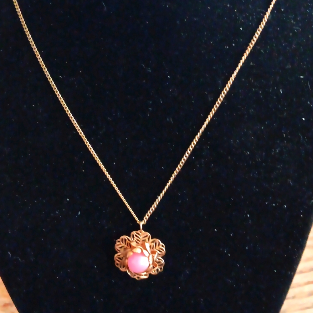 Gold Tone Necklace with Flower Pendant Costume Jewelry